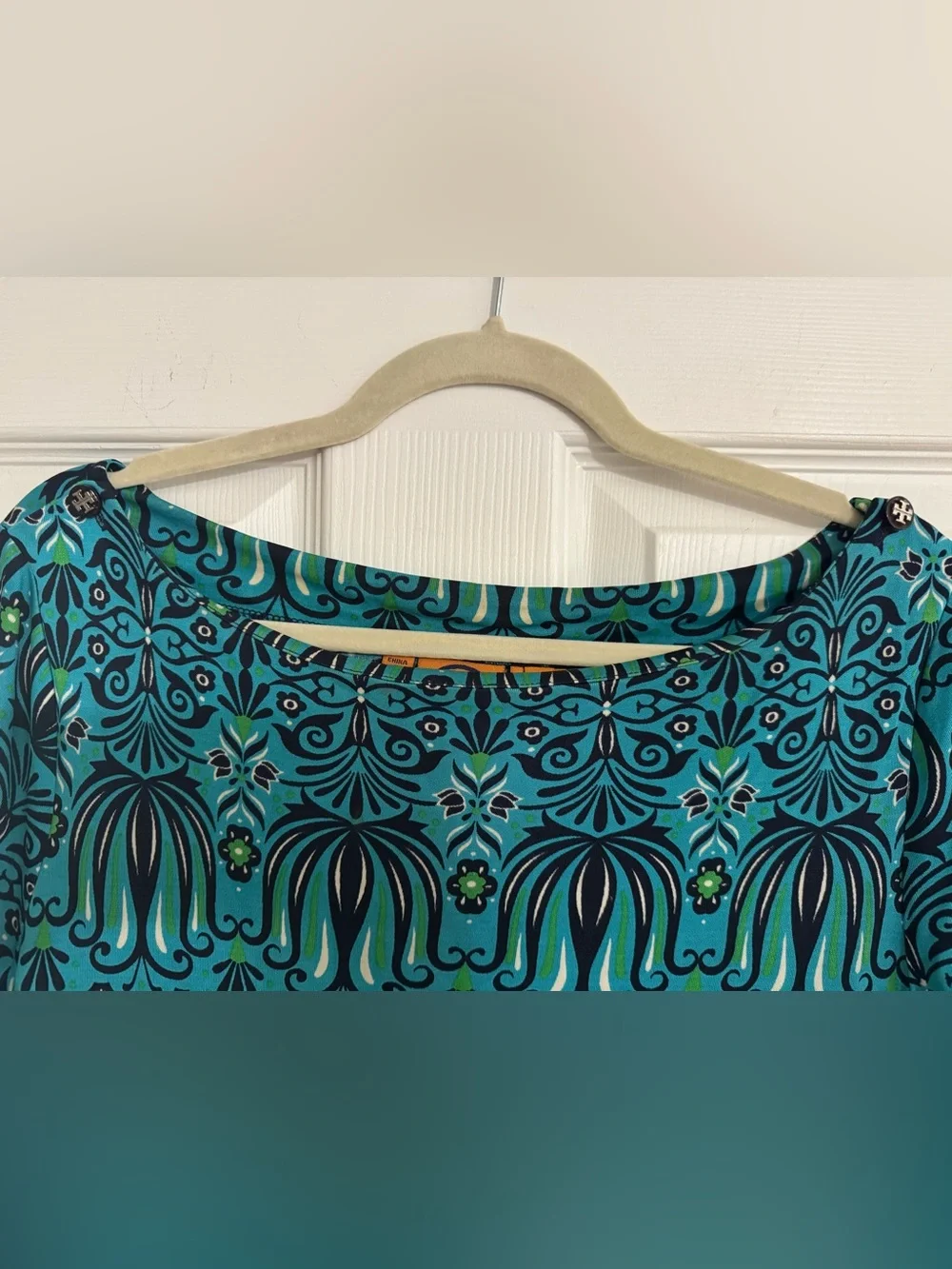 Tory Burch 100% Silk Blue Green Print Shift Dress M Boat Neck Logo Buttons